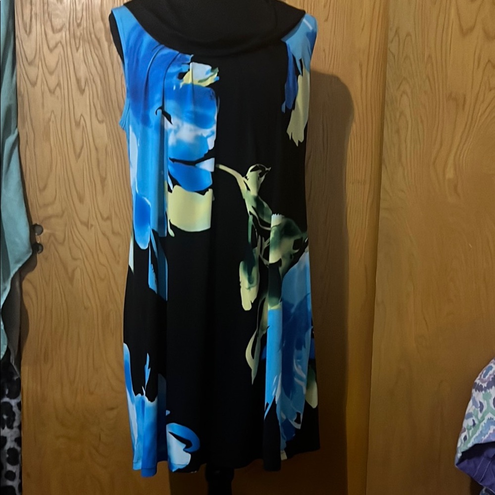 🎉SALE🎉 $15 or 3 for $30🎉Enfocus Studio Black and Blue Dress